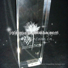 Laser Flower Cube Crystal para regalo de año nuevo 2013 y decoraciones para el hogar de cristal